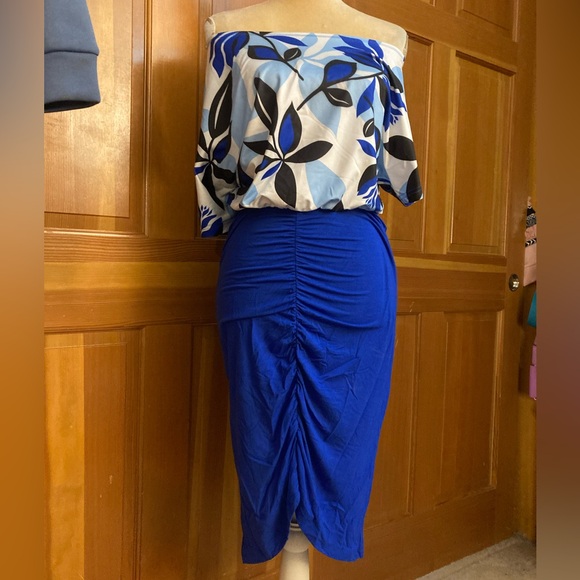 NWT, Lavishly Paris Women’s Floral Print Royal Blue Ruched Dress - Picture 7 of 16